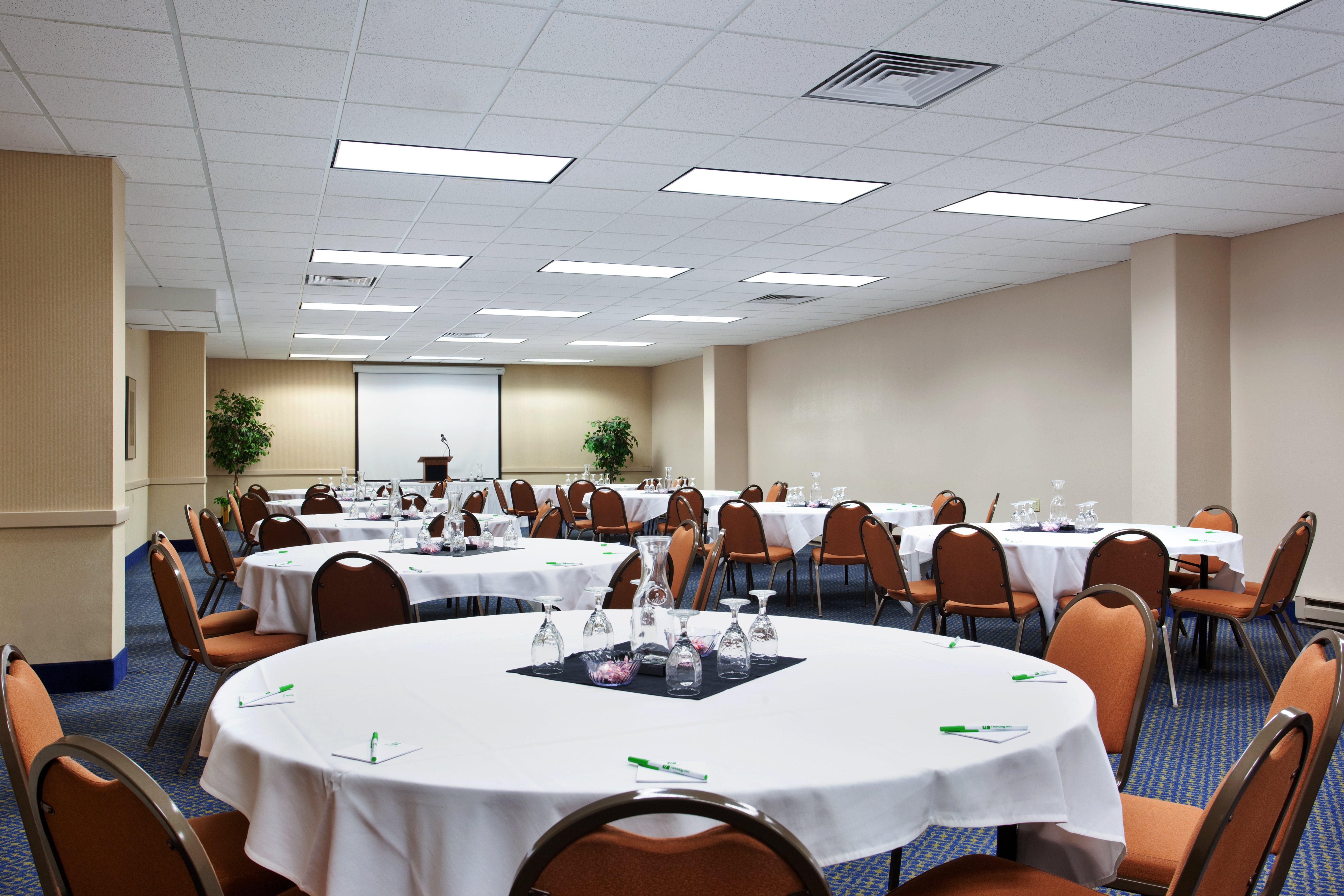 Holiday Inn Rockford By Ihg מראה חיצוני תמונה