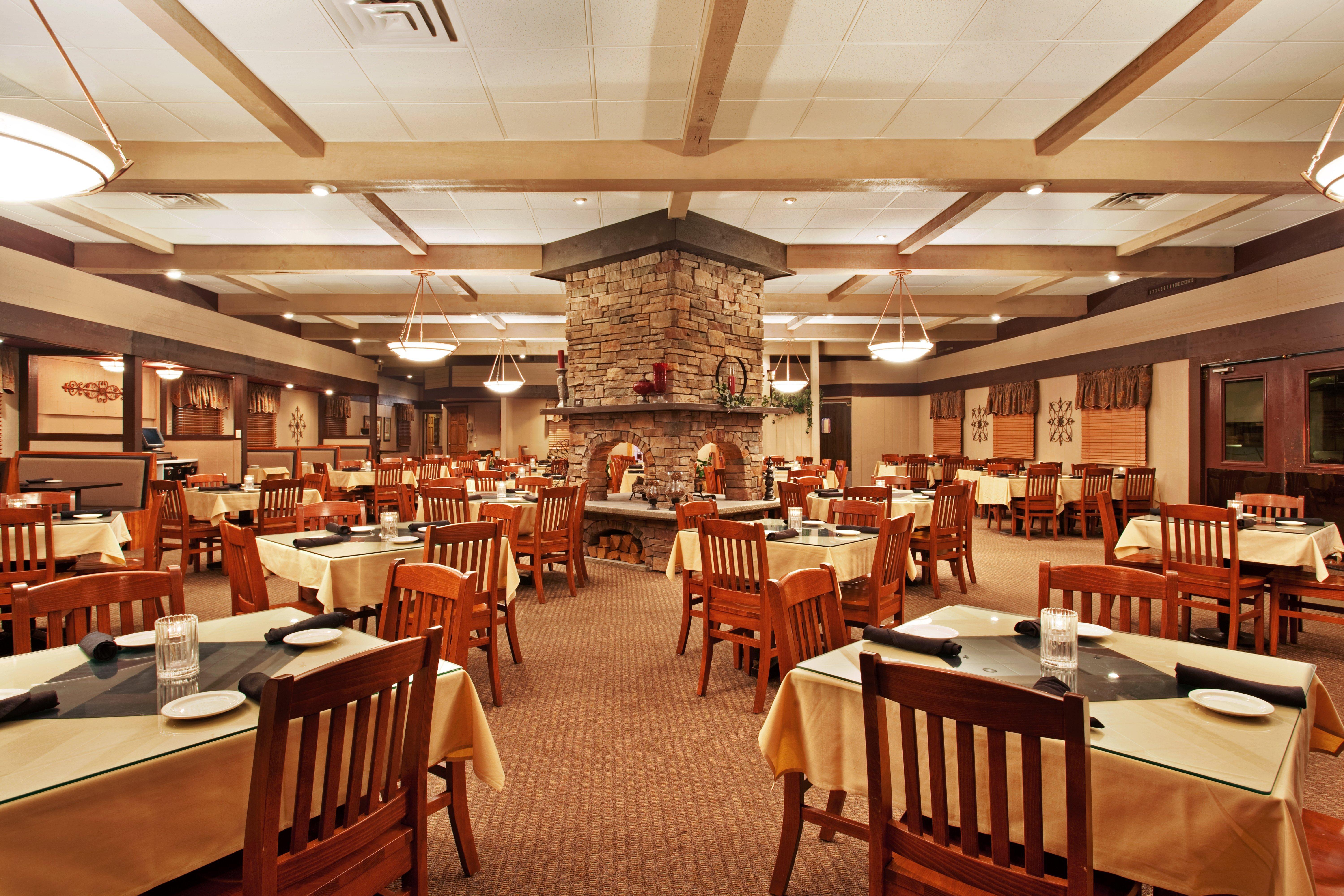 Holiday Inn Rockford By Ihg מראה חיצוני תמונה